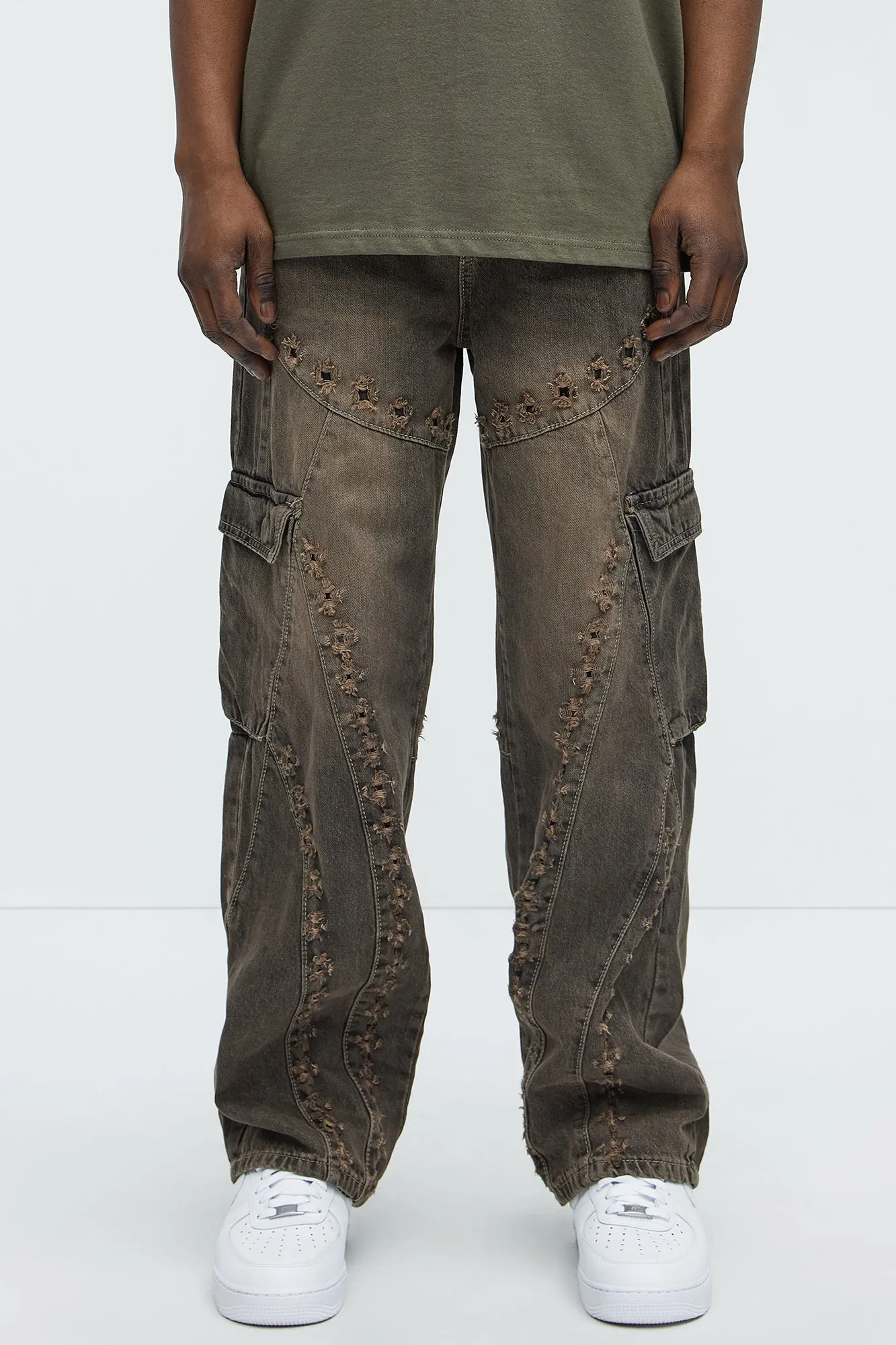 Baggy Distressed Eyelets Cargo Jeans - Brown